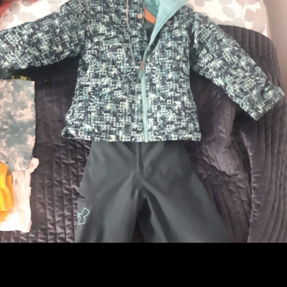 Girl Colombia  snow suit